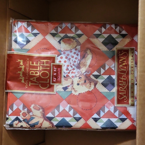 vintage NIP SQUARE VINYL POLYESTER TABLE CLOTH WITH FLANNEL BACK - Picture 2 of 5